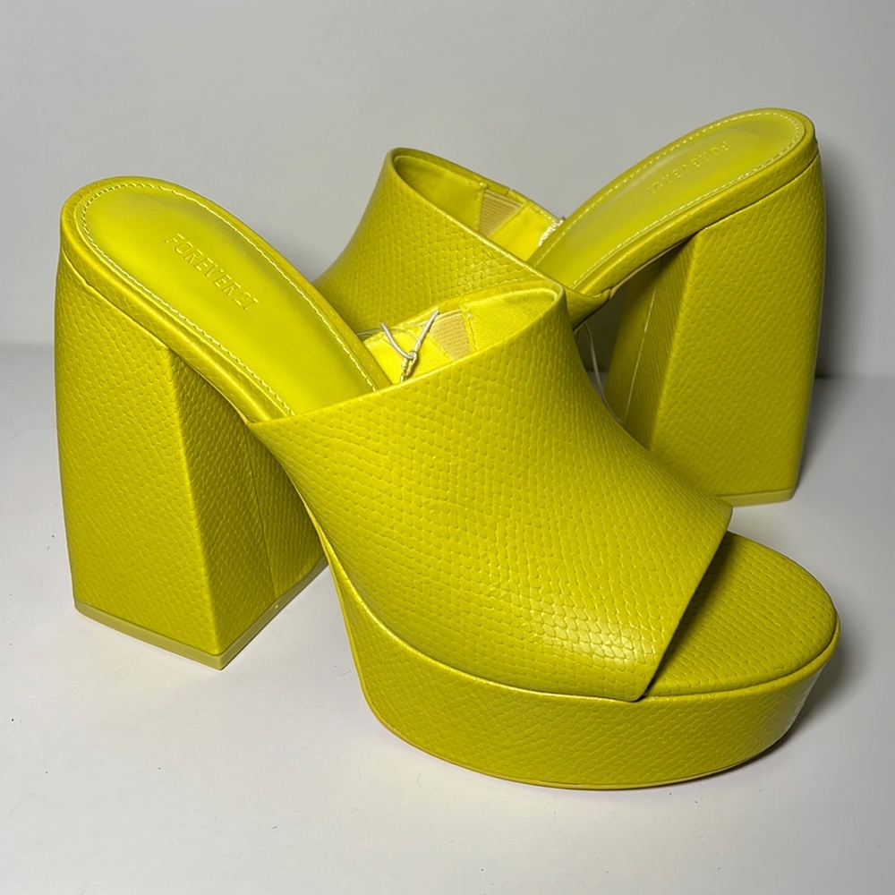 *NWT* Forever 21 Dress Mules